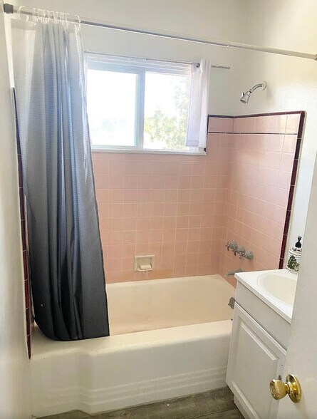 Building Photo - 11021 Culver Blvd