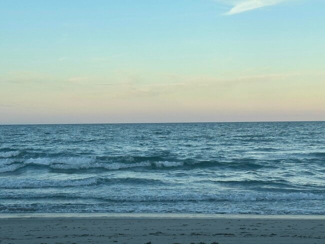 Building Photo - 2717 N Ocean Blvd