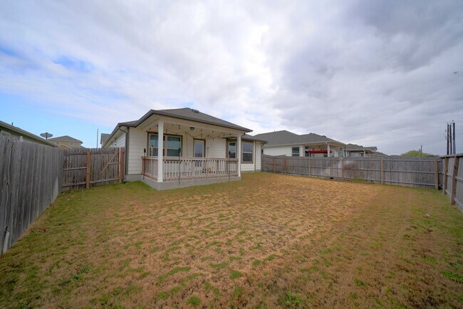 Building Photo - Beautiful like-new home now available in W...
