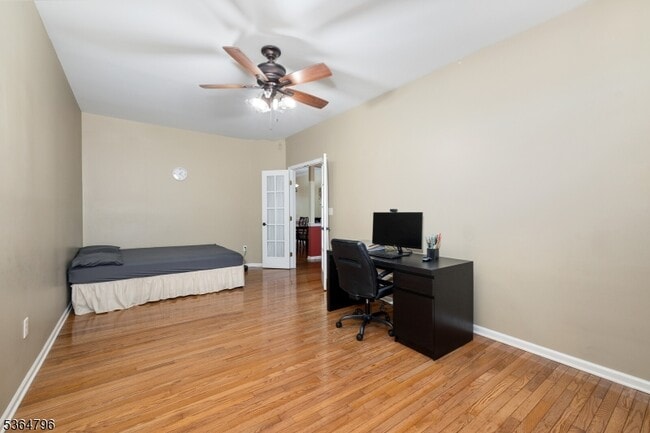Building Photo - 28 Pinfold Ct