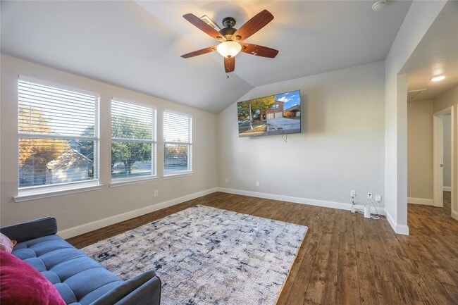 Building Photo - 10101 Benwick Dr