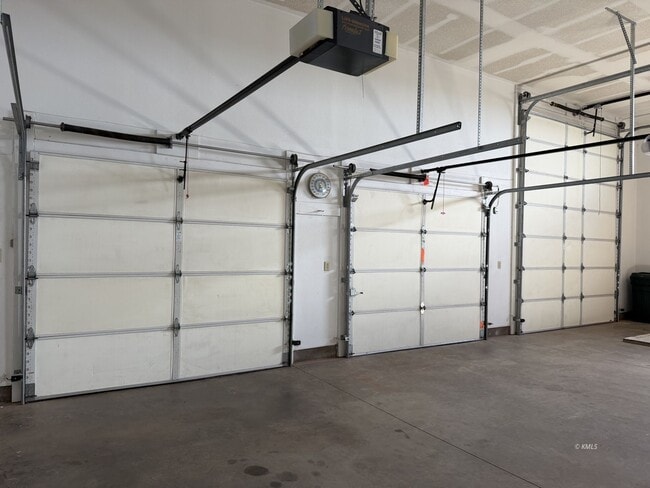 Building Photo - 1220 Monument Rd