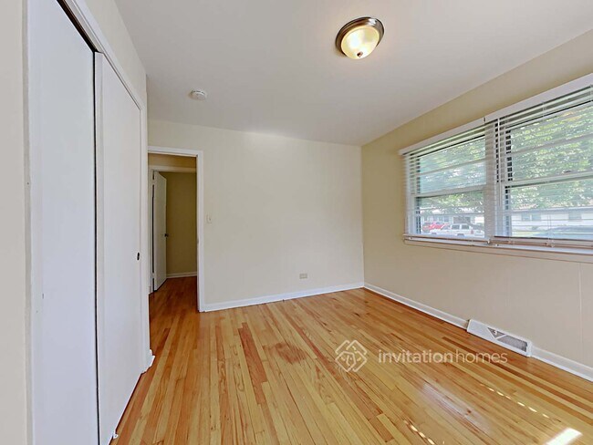 Building Photo - 334 Martin Dr