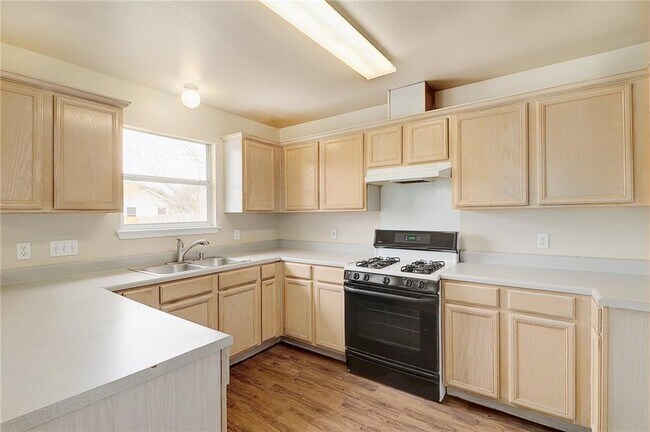 Building Photo - 202 Quail Cir