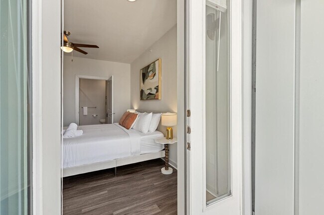 Building Photo - 5820 1/2 Cameron Road-SI FL4-ID1303394P