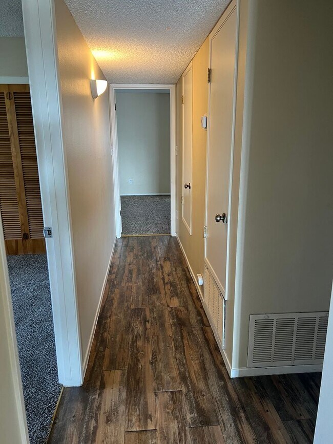 Building Photo - 3333 El Encanto Ct