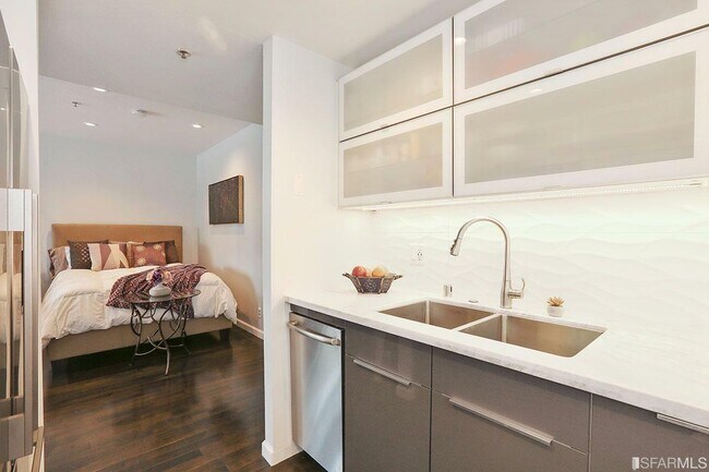 Building Photo - 601 Van Ness Ave