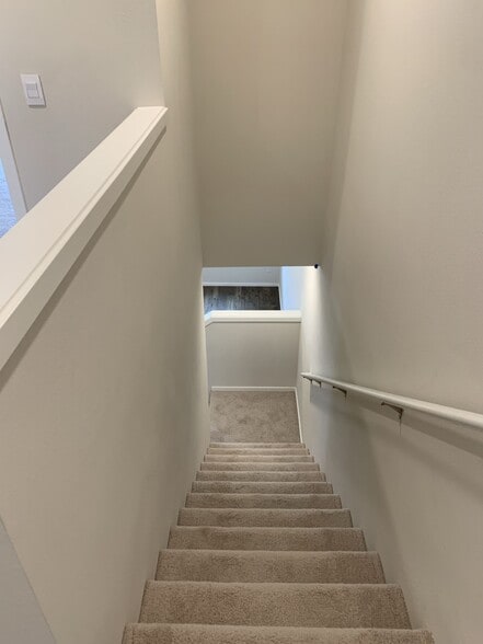 Building Photo - 2664 NE 116th Pl