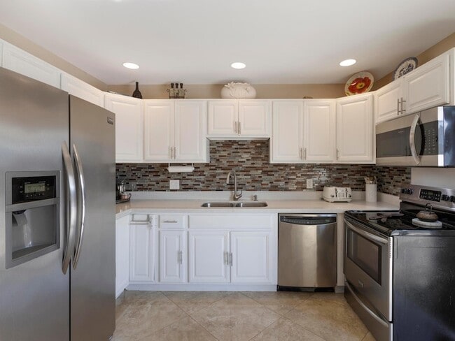 Building Photo - 832 Green St