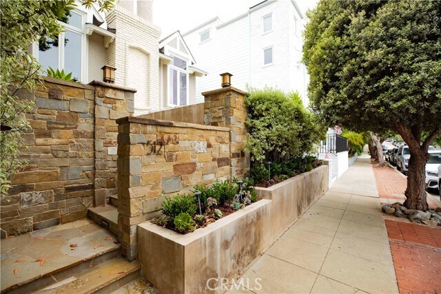 Building Photo - 512 3rd St