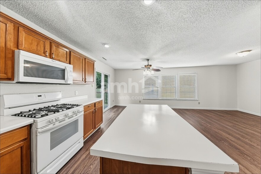 Building Photo - 5631 Hammermill Dr