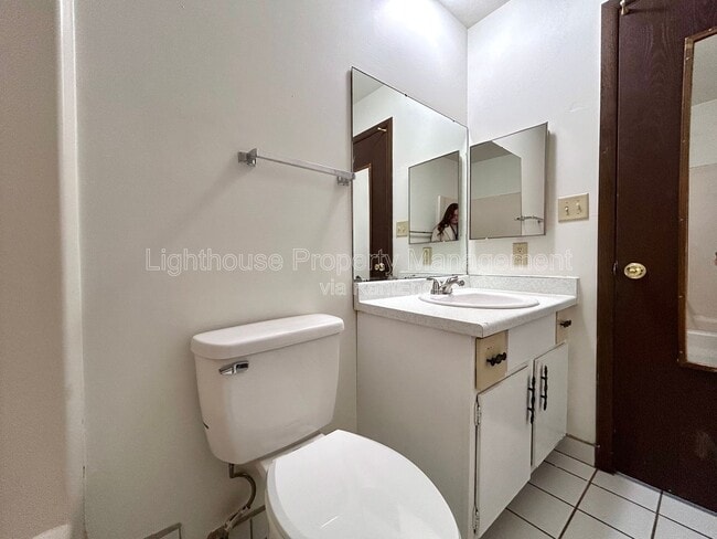 Building Photo - 2227 29th St SW