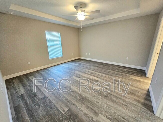 Building Photo - 8500 N Sussex Dr