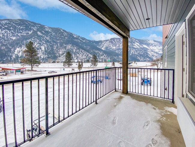 Building Photo - 3484 MT-200