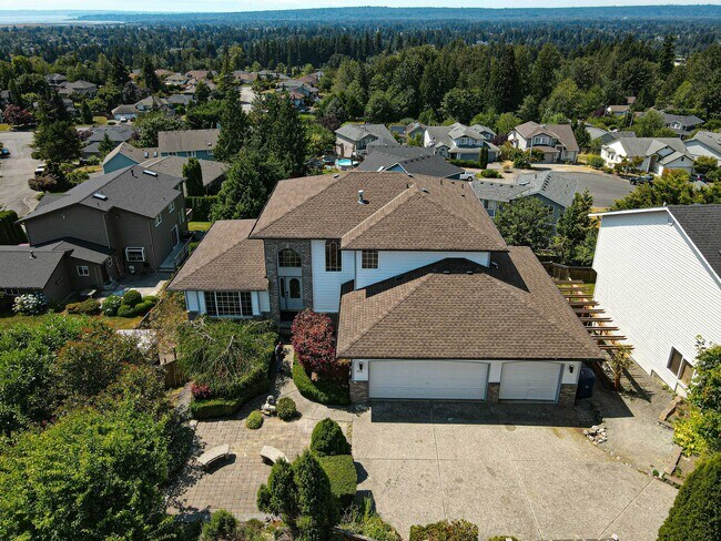 Building Photo - 7904 80th Ave NE