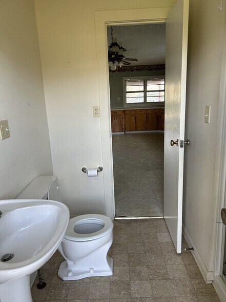 Building Photo - 1411 TN-156