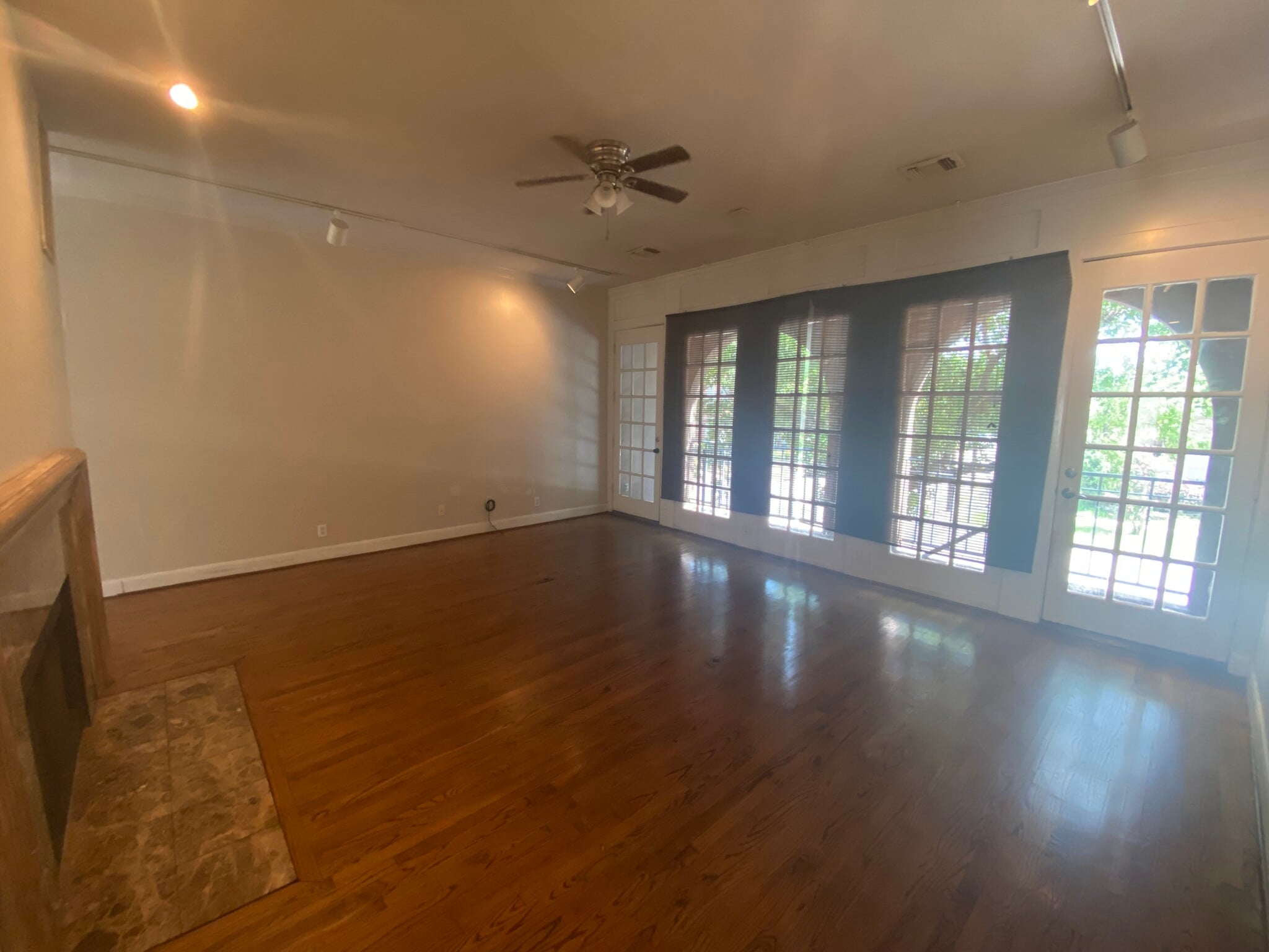 Building Photo - 2000 Fairview Ave