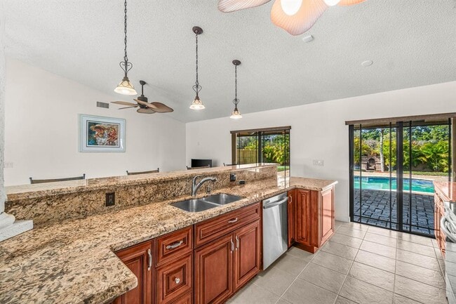 Building Photo - 19873 Court Of The Myrtles