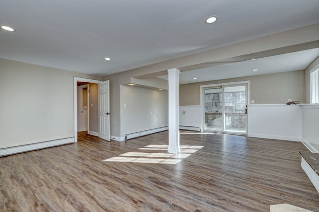 Building Photo - 155 Pastors Walk