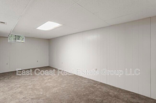 Building Photo - 3395 Canary Ct