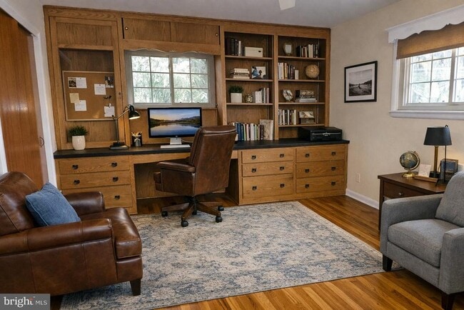 Building Photo - 56 Chapman Ave