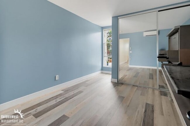 Building Photo - Beautifully Renovated 2Bdm 2.5Ba Mission Hills Condo with Bay Views!