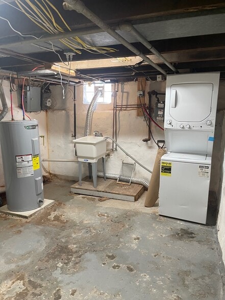 basement laundry - 3044 Amber St