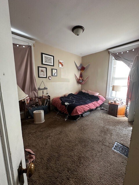 Building Photo - 2117 Bryant Ave S