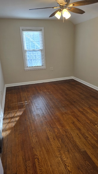 Building Photo - 1013 Bon Air Dr