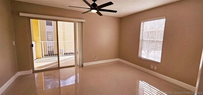 Building Photo - 6339 La Costa Dr