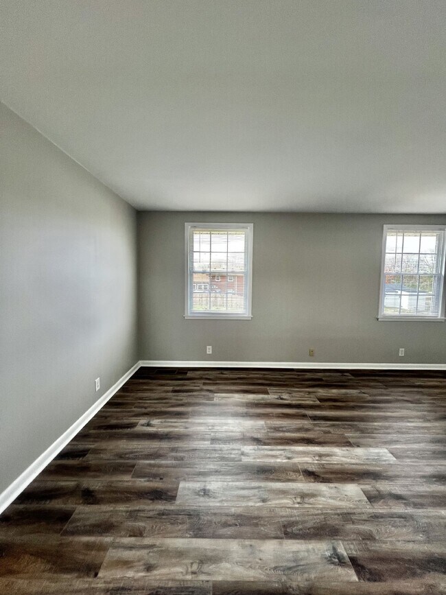 Building Photo - 105 Ambrose Dr