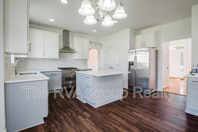 Building Photo - 4900 Lofton Dr