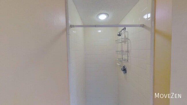 Building Photo - 6017 Whittier Dr