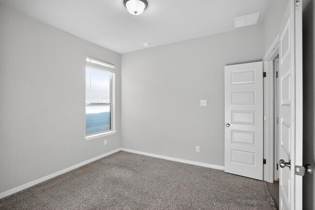 Building Photo - 183 Outlaw Dr