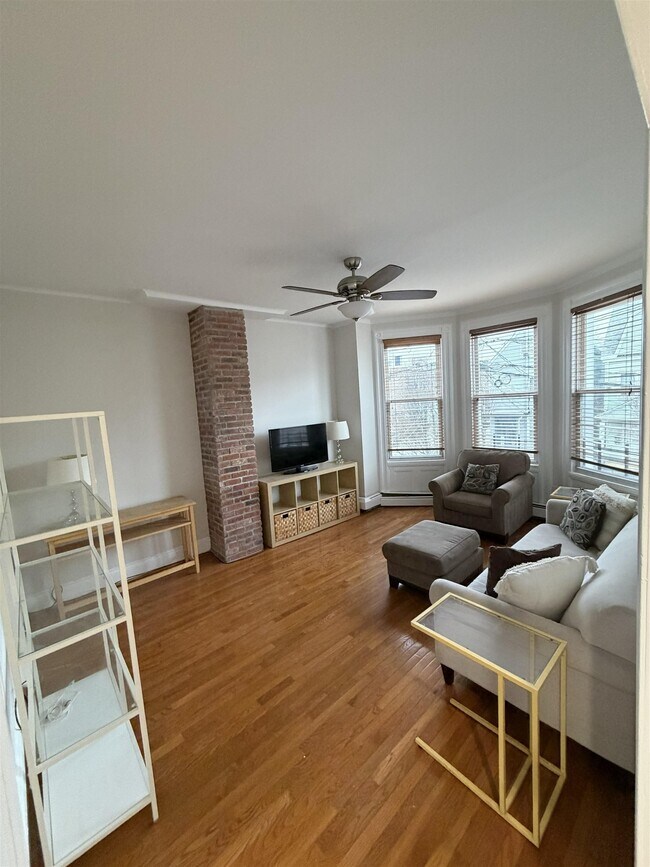 Building Photo - 317 21st St