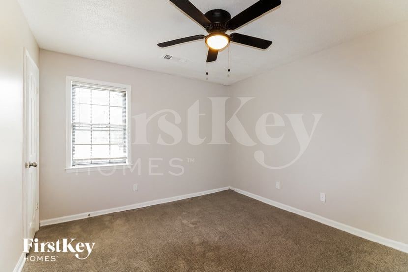Building Photo - 1459 Haverwood Ave