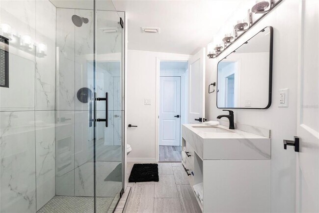 Building Photo - 640 Broadway St