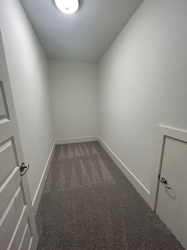 Building Photo - Stunning Home in Melrose 12 South Area...D...