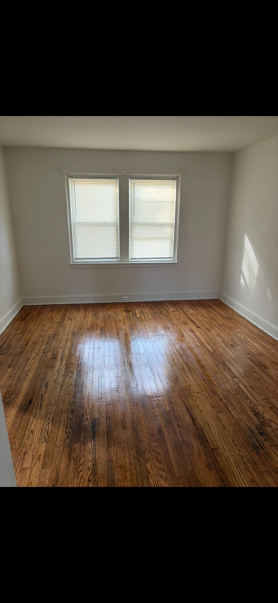 Building Photo - 914 East 14th Street