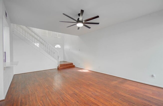 Building Photo - 5867 Sugar Hill Dr