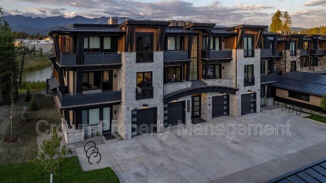 Building Photo - 317 Akers Ln