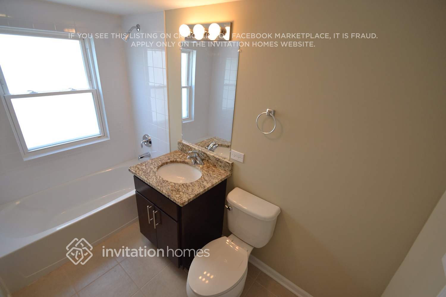 Building Photo - 5240 Lee St