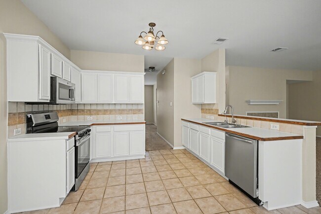 Building Photo - 8401 Tribute Ln