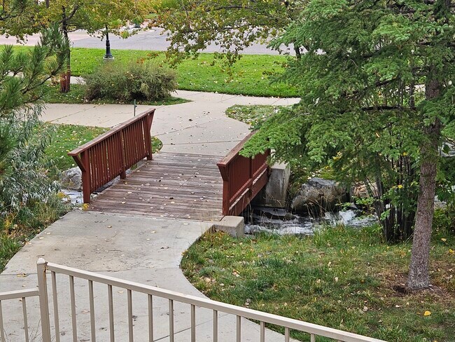 Building Photo - 7442 S Quail Cir