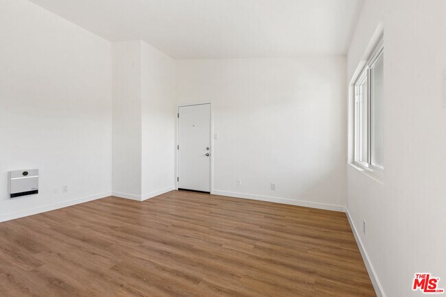 Building Photo - 836 Ashland Ave