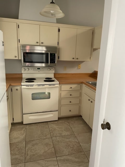 Building Photo - 310 Murcott Dr