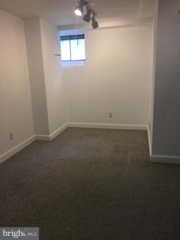 Building Photo - 10707 Glenhaven Dr