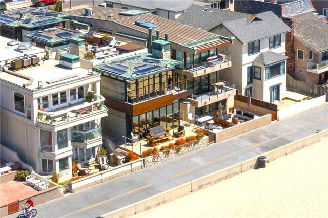 Building Photo - 3124 The Strand