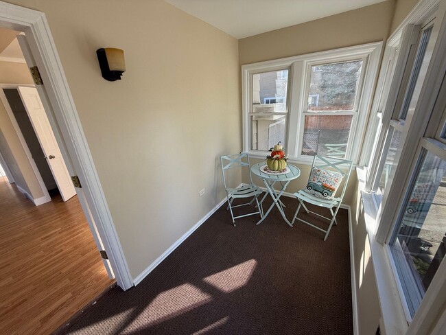 Building Photo - Duluth MN 3-Bedroom - 3-Bath Single Family Home with Garage