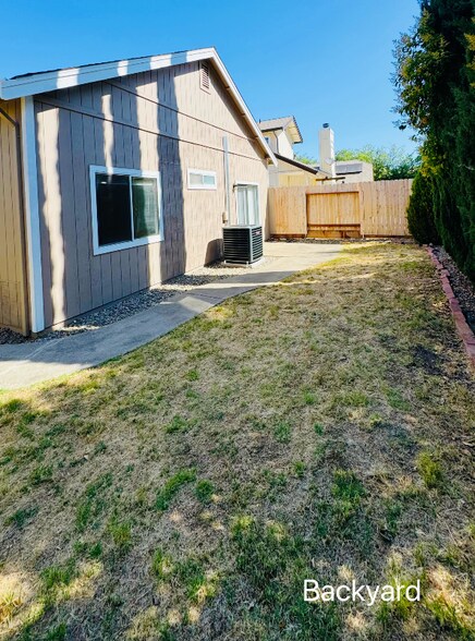 Building Photo - 9255 Guillermina Ct
